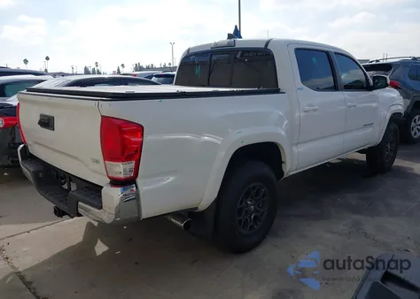 2017 Toyota Tacoma Sr5 V6 z USA, uszkodzony, nr VIN 3TMAZ5CN3HM051502